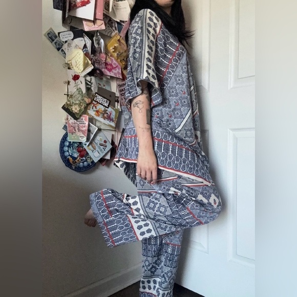 Natori Aztec Patterned Set OS - Picture 2 of 4